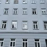 Peaceful Apartment For 4